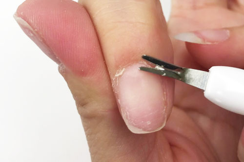 How to Use a Cuticle Pusher for Cuticle Care | DipWell | DipWell