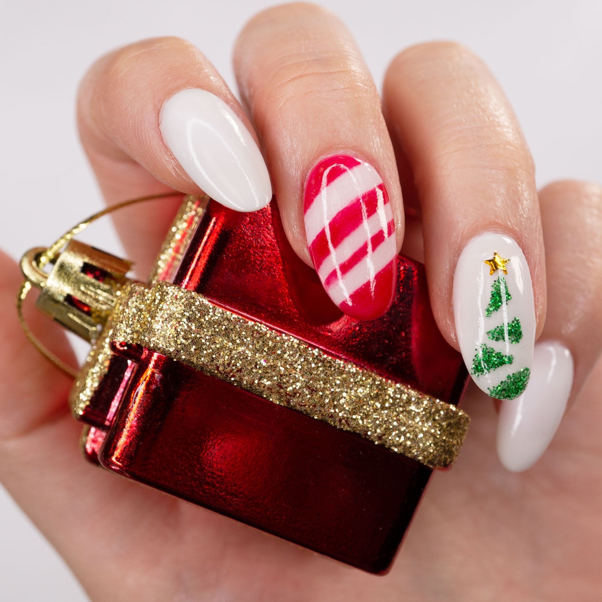 White Christmas Nails