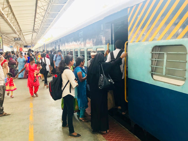 Zugstation in Mysore - Indienreise © Direkt vom Feld 2018