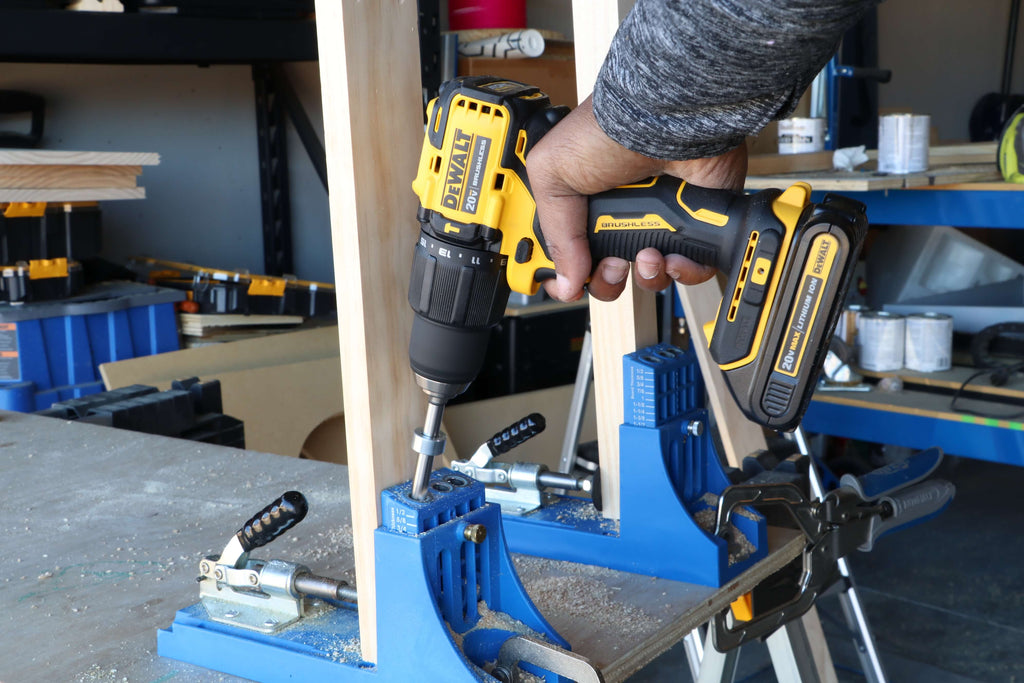 Using ATOMIC 20-Volt MAX Lithium-Ion Cordless Hammer Drill/Impact Combo Kit and Kreg jig to drill pocket holes into wood