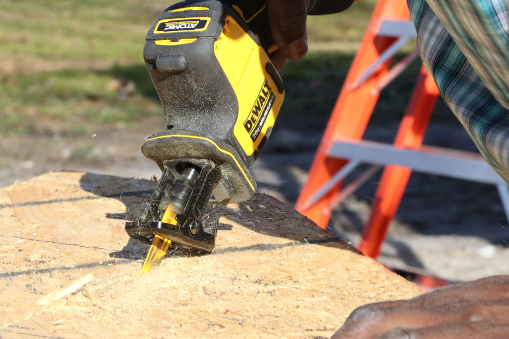 DEWALT ATOMIC 20-Volt MAX Brushless Compact Reciprocating Saw Tool Review