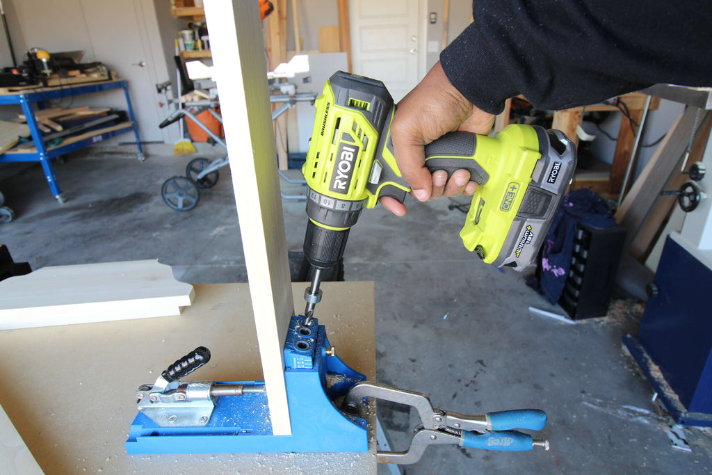 RYOBI ONE+LITHIUM-ION BRUSHLESS DRILL DRIVER KIT