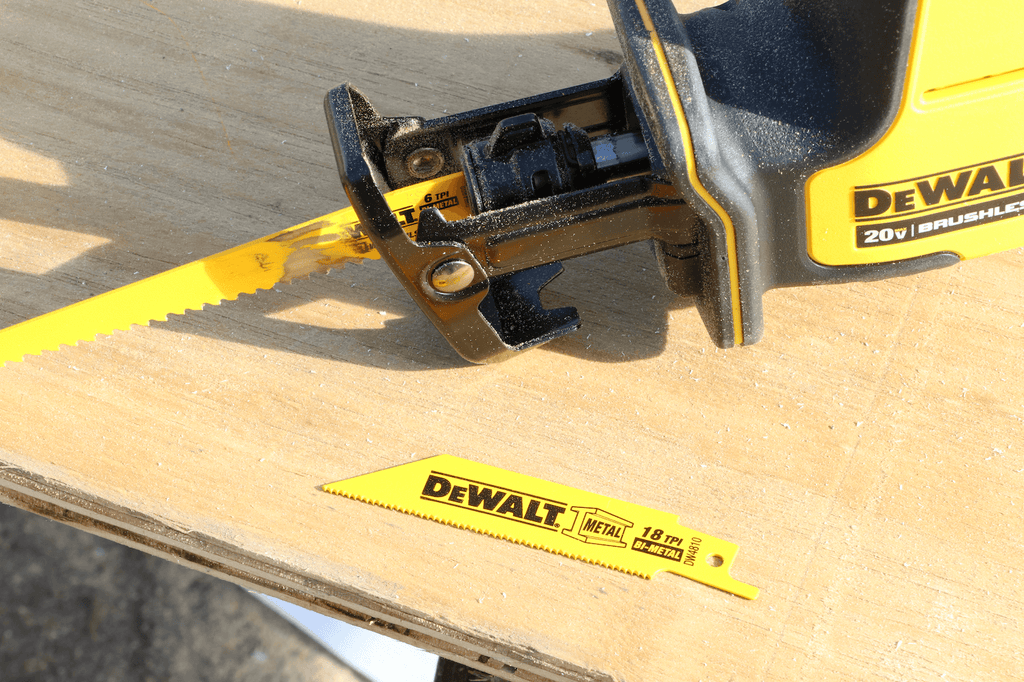 DEWALT ATOMIC 20-Volt MAX Brushless Compact Reciprocating Saw Tool Review