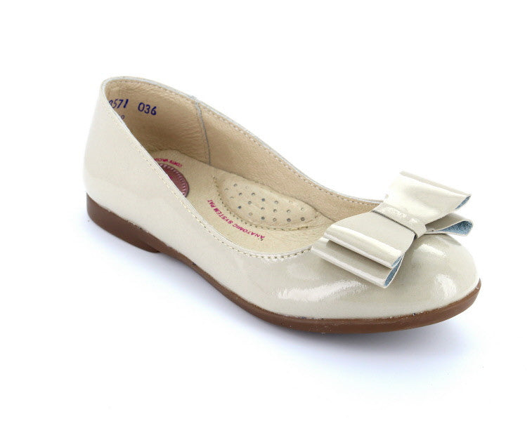 ivory ballerina flats