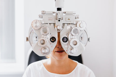 eye exam equippment 
