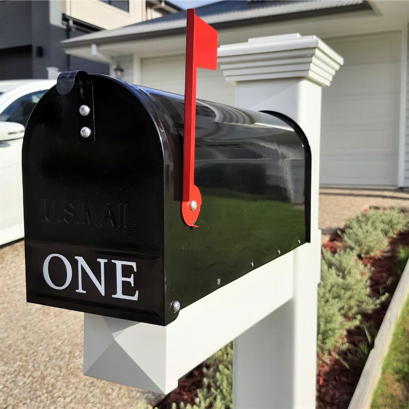 PVC Hamptons Style PVC Freestanding US Style Letterbox Set