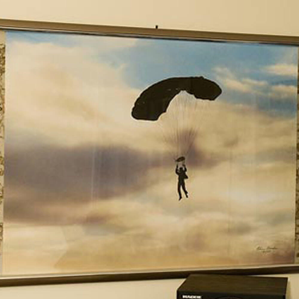 Wallhogs gloss poster showing someone parachuting