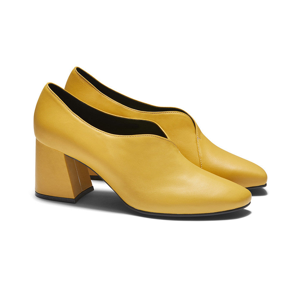 yellow leather pumps