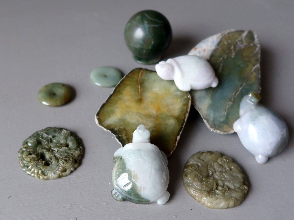 jade turtles, amulets, spheres, raw stones