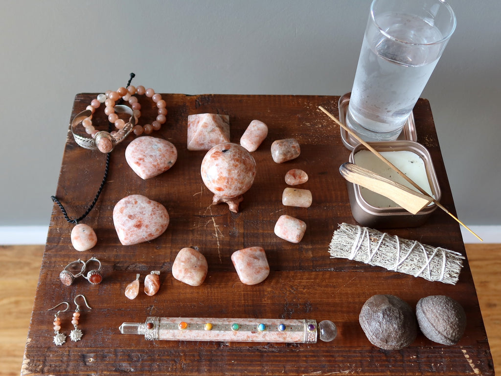 sunstone crystals and jewelry for meditation