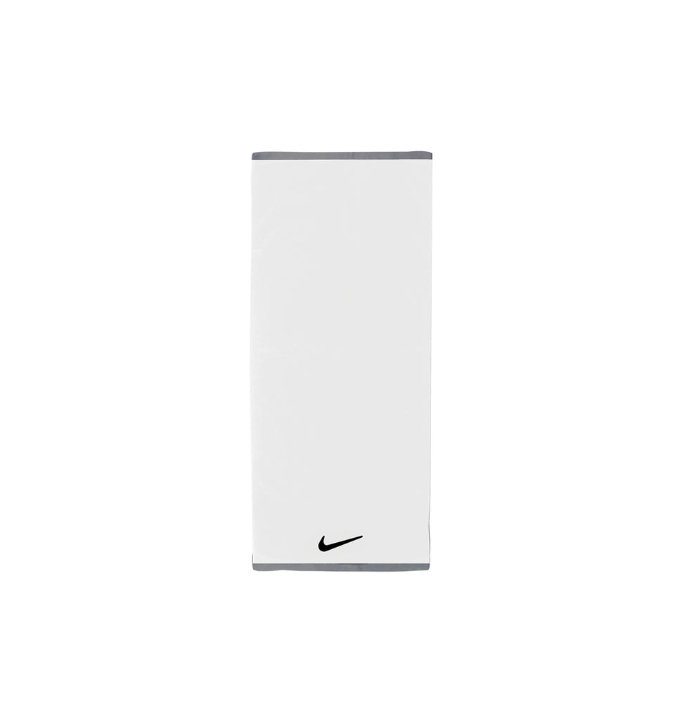 por favor no lo hagas Gaseoso sin Nike Fundamental Towel - Medium - White/Black – LOBOCKI