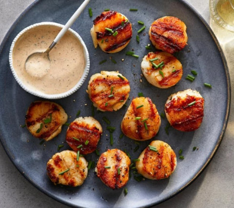 Grilled_Scallops_with_Remoulade_Sauce_la