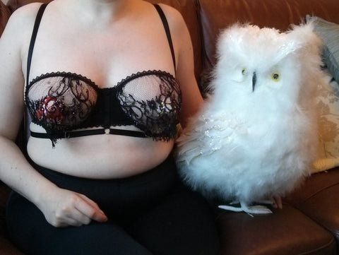 What difference do bralets, cupless and 1/4 cup bras make? – Kiss Me Deadly