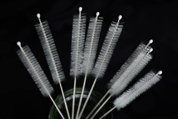 Cleaning brush for stainless steel straws