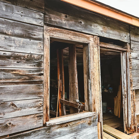 Tavern 200 year old window casing preserved 