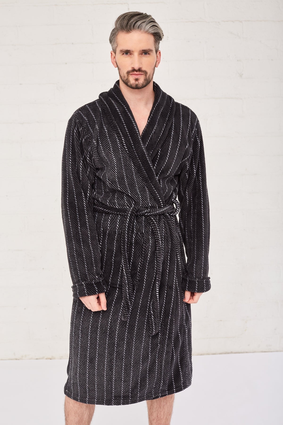 Mens Luxury Dressing Gown in Black | Mens Dressing Gown | Carraig Donn