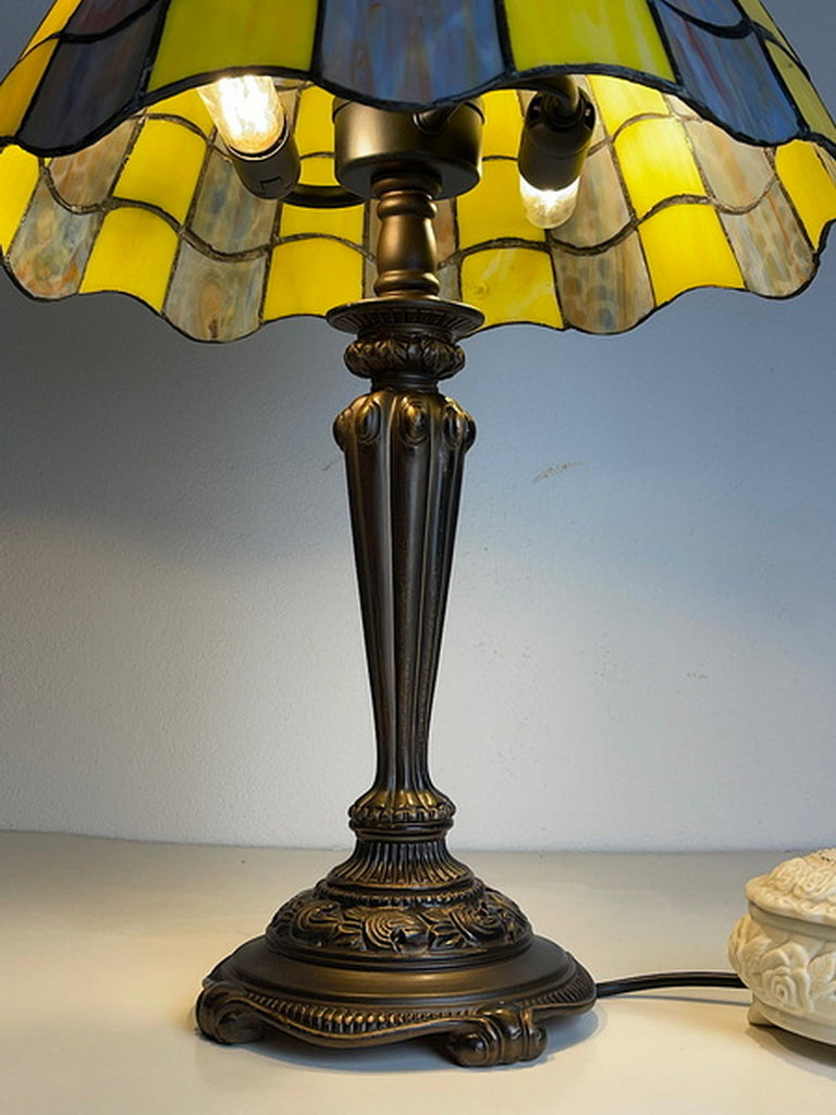 yellow tiffany lamp