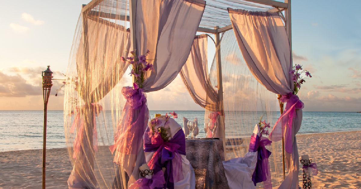 Beach_Wedding_Arch_drapes