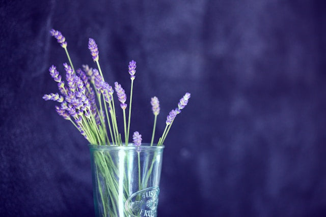 Calm purple wedding flowers