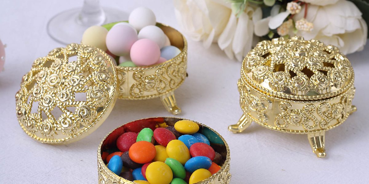 Golden candy containers for useful party favor ideas
