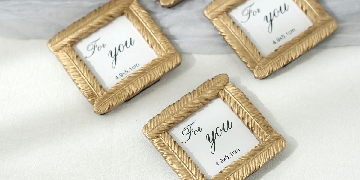 Golden picture frames as useful party favor ideas