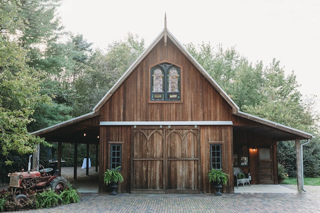 A country barn