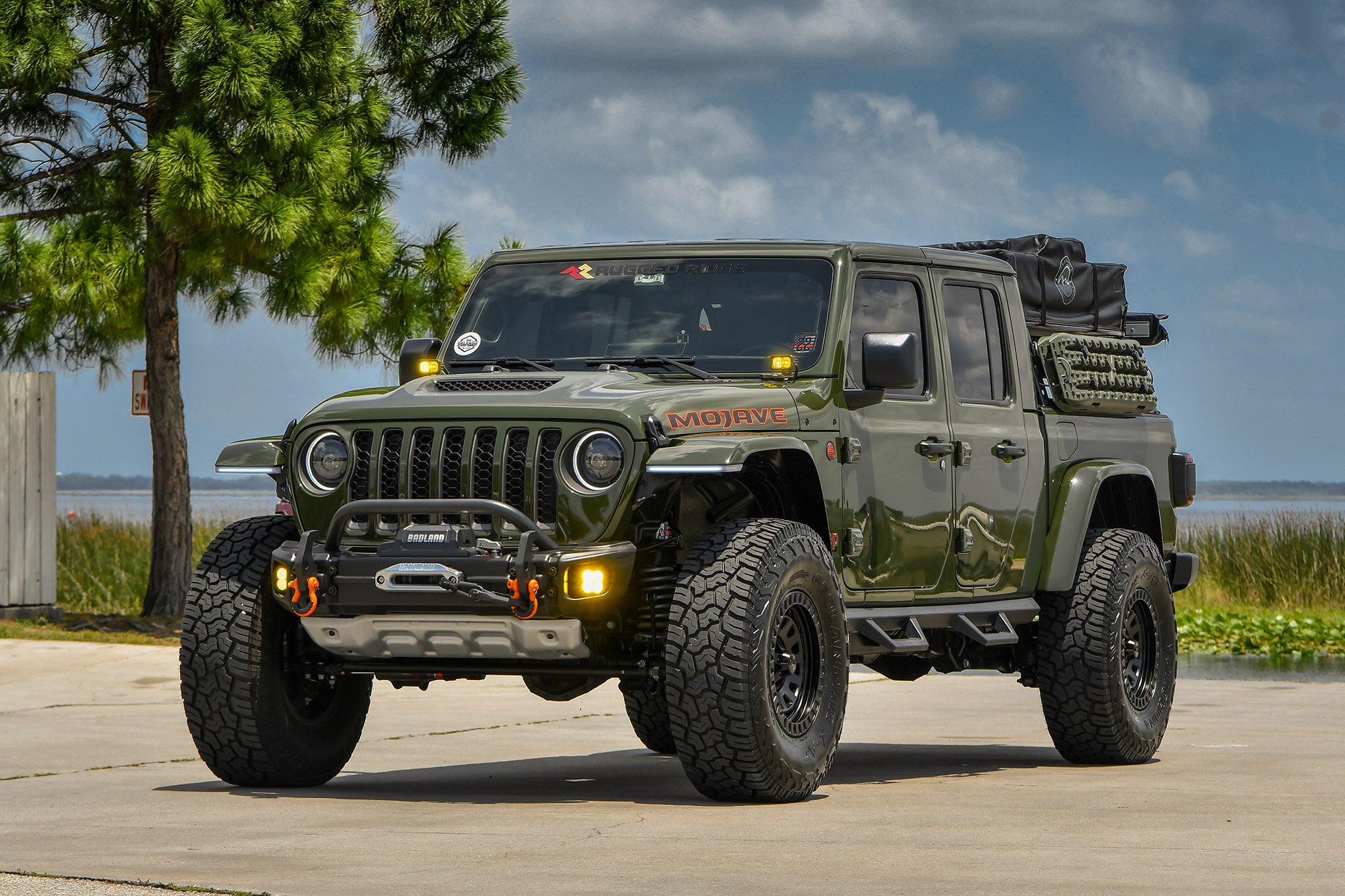 Gallery | Jeep Gladiator MOJAVE on HD OFF-ROAD Venture / Black