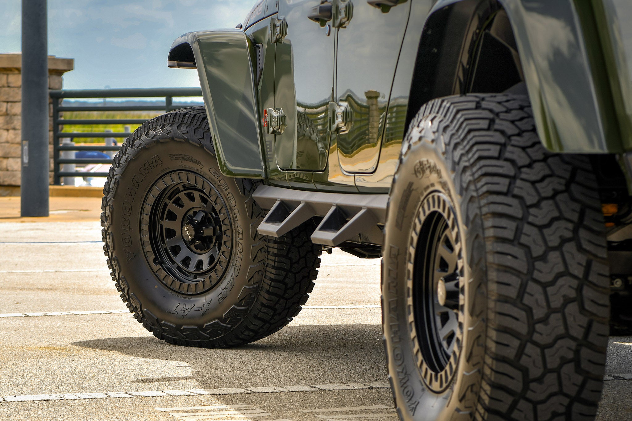 Gallery | Jeep Gladiator MOJAVE on HD OFF-ROAD Venture / Black