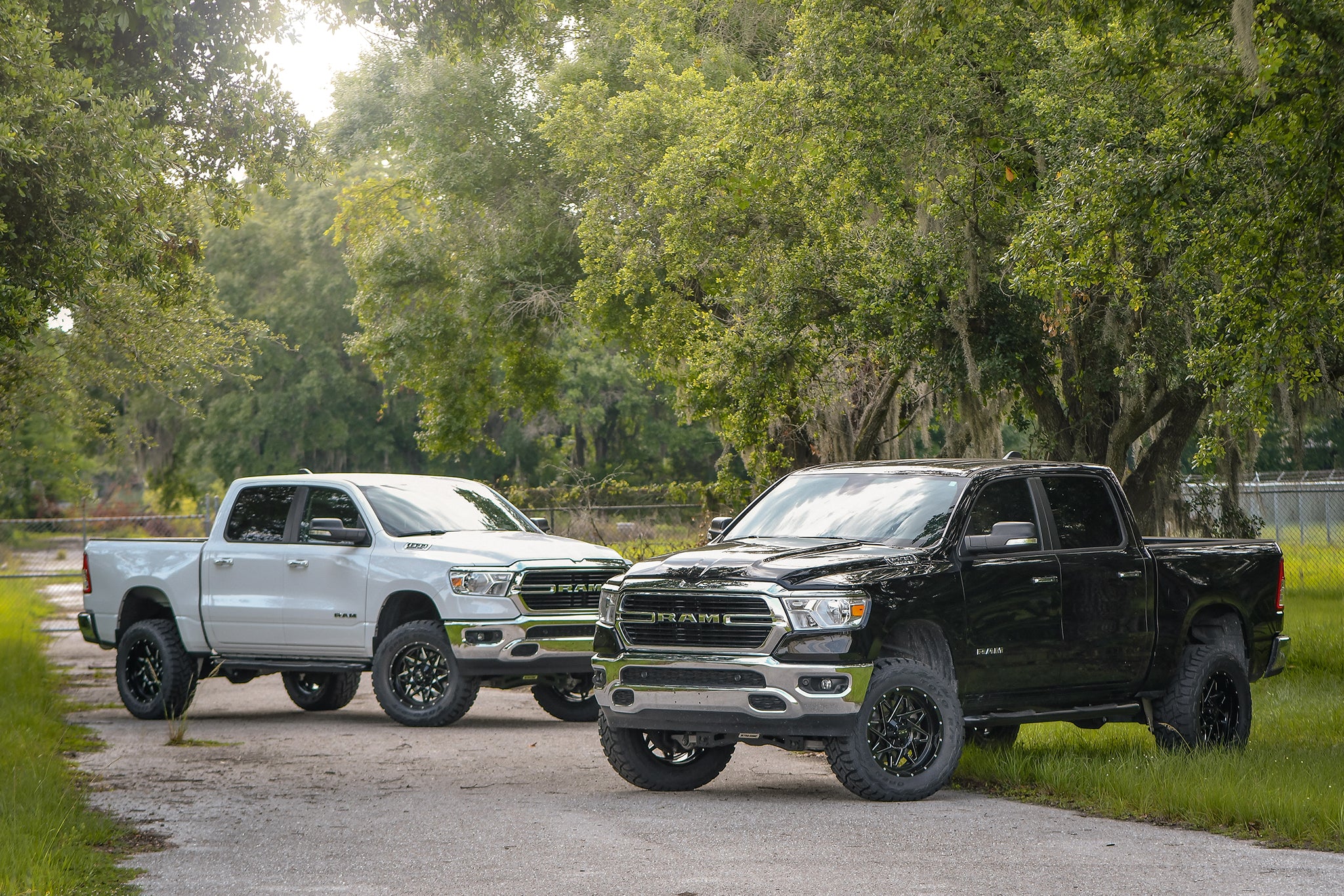 Gallery | 2019 Rams 1500 on 20x10 HD OFF-ROAD CALIBER (Black Milled Face & Black Milled Edge)