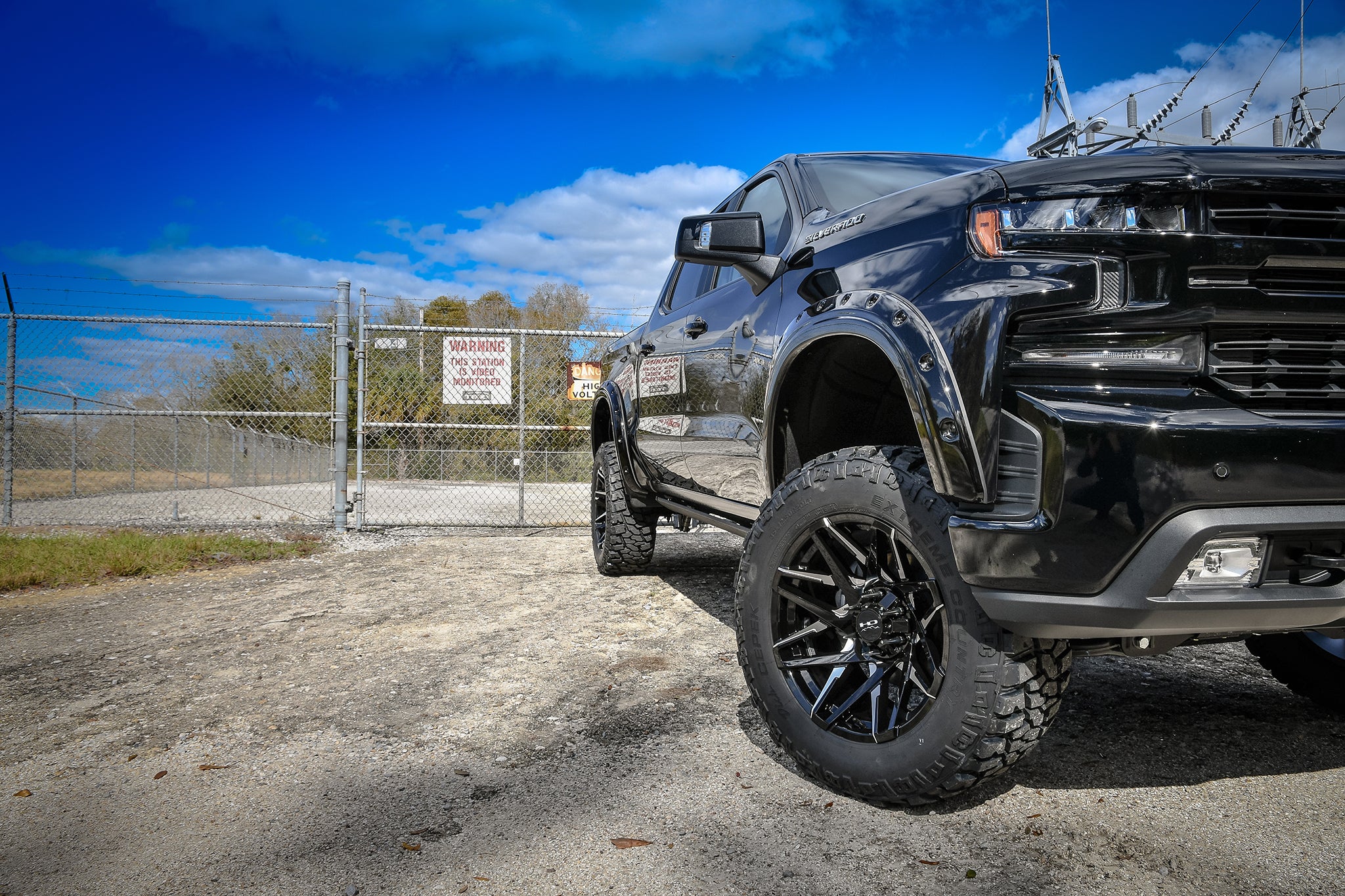 GALLERY | Chevrolet Silverado on HD OFF-ROAD Canyon Black Milled Face