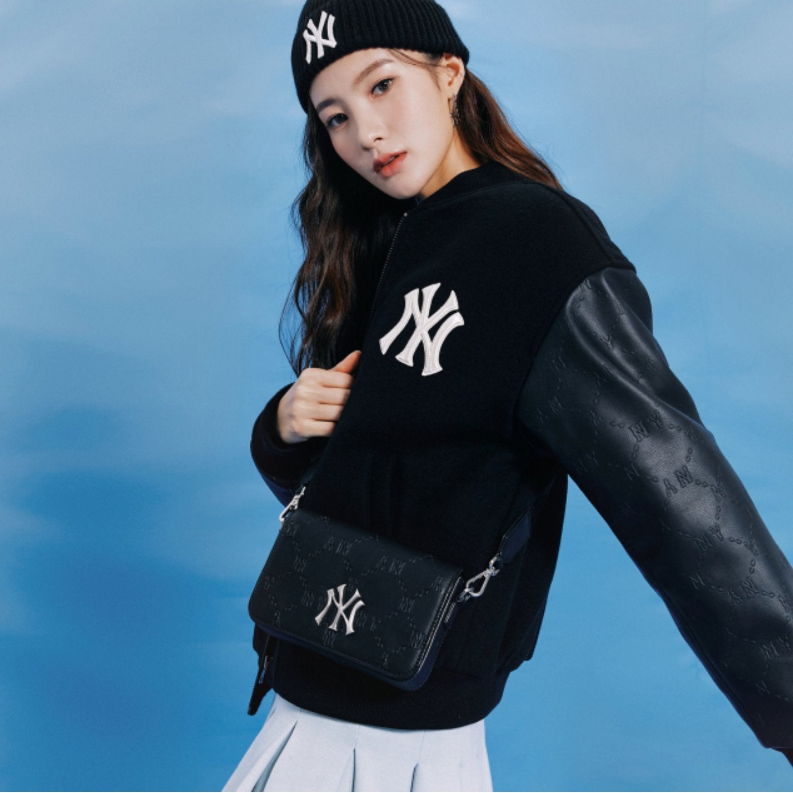 TÚI MLB MONOGRAM MINI CROSSBODY BAG NEW YORK YANKEES Xanh  soiauthenticvn