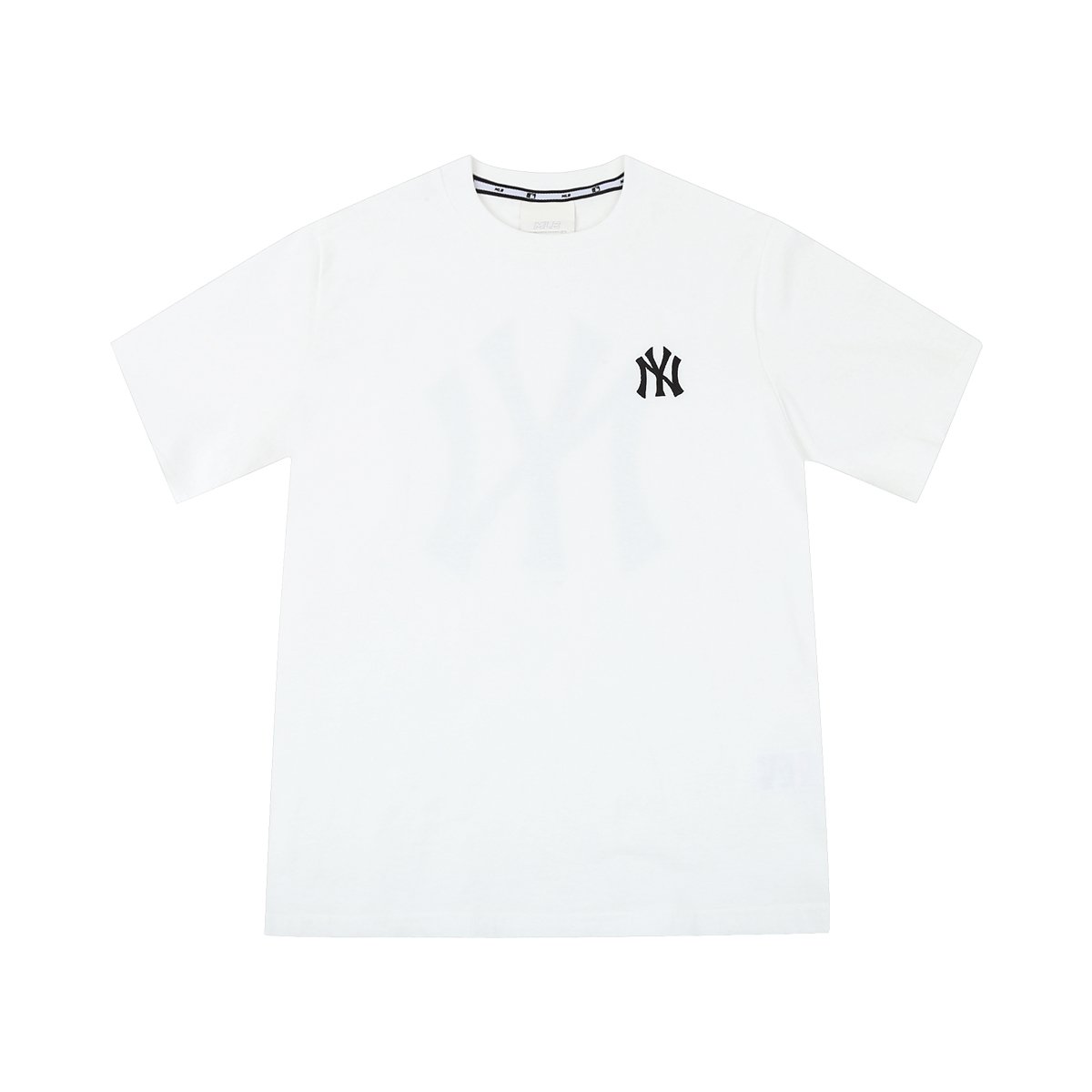 white yankees t shirt