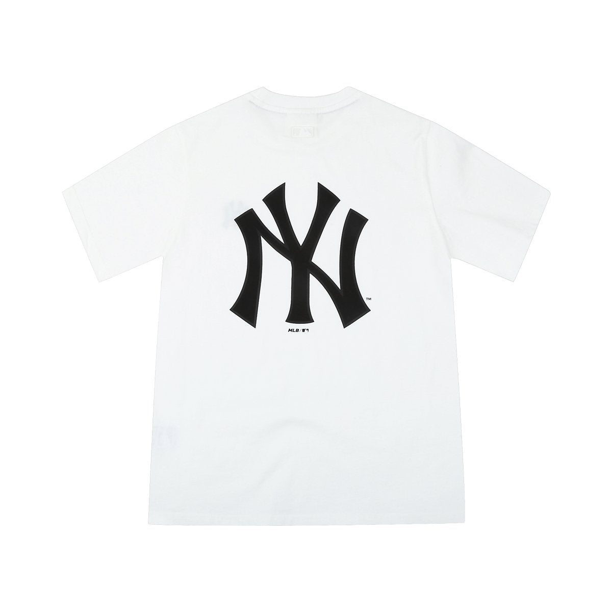 white yankees shirt