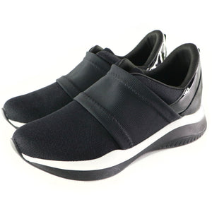 plain black sports shoes