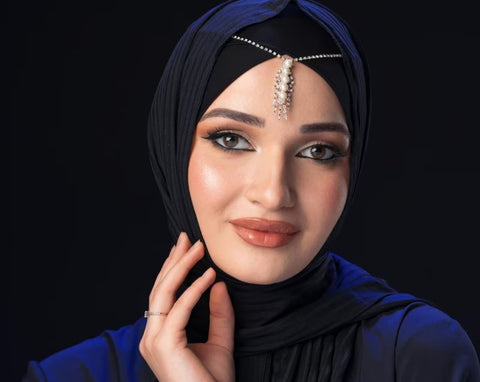 Shining diva Arabic makeup look