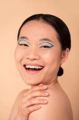 Graphic line eyeshadow look in blue