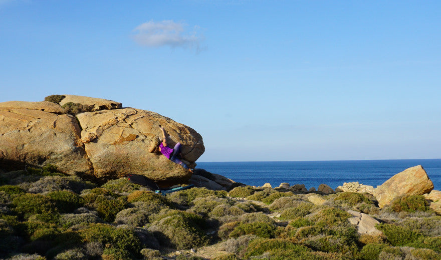 Blue Plant (6A) - Bouldeirng on Tinos