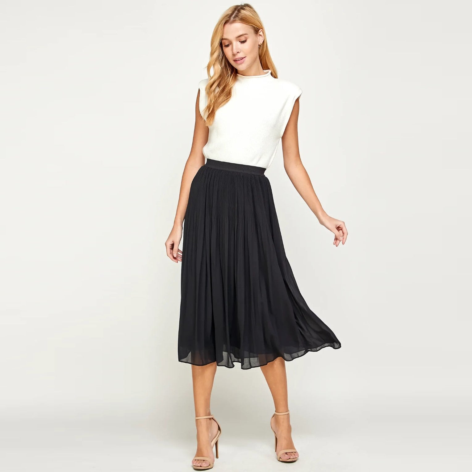 Good Neighbour | Ellison Tiered Pleated Skirt (Black)