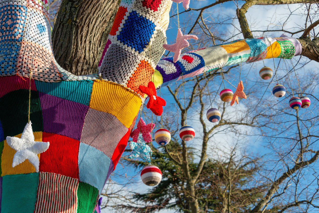 Yarn bombing