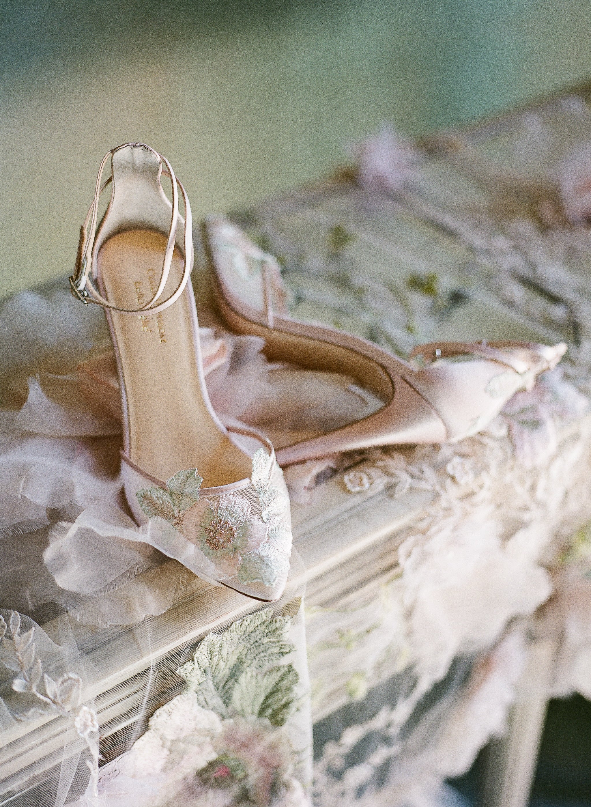Classic Lace Wedding Shoes 