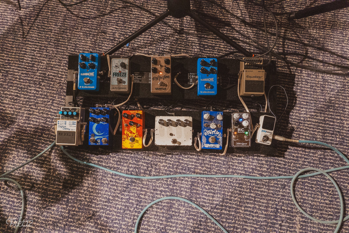 Niko Kapetan's pedalboard.