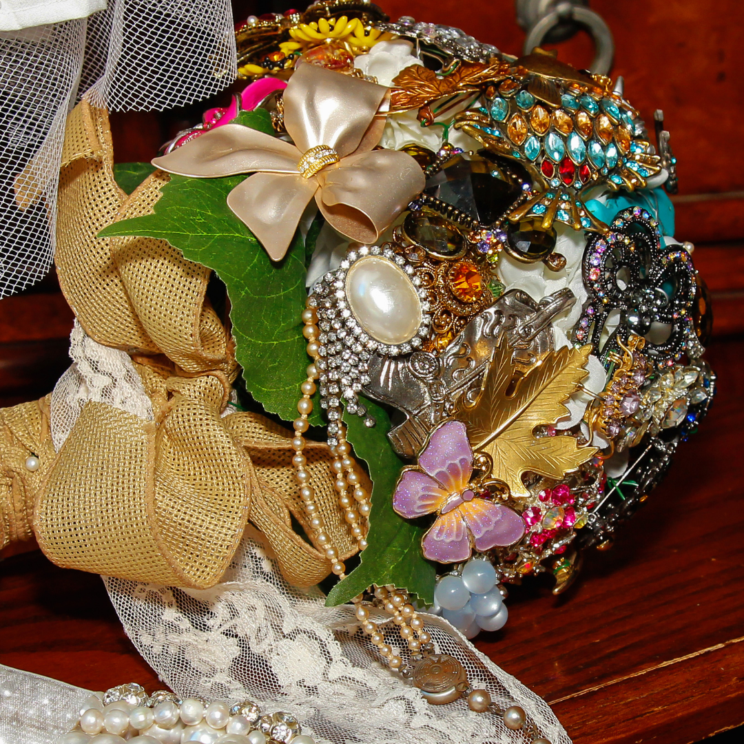 how to make a brooch bouquet