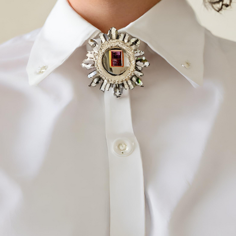 How to Wear a Brooch on a Shirt