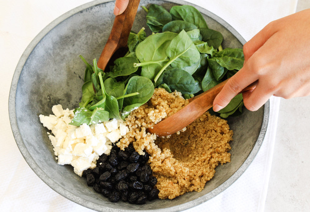 5 ingredient summer salad spinach and blueberry quinoa salad 