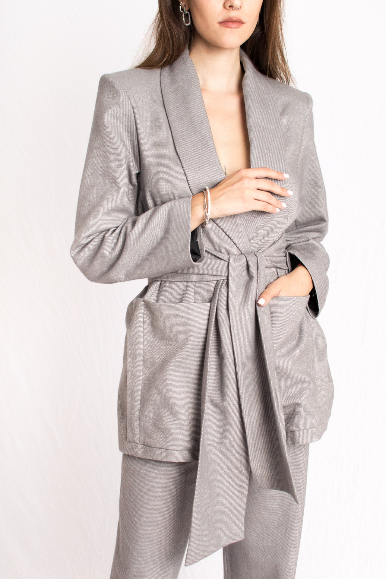 grey two piece loose suit