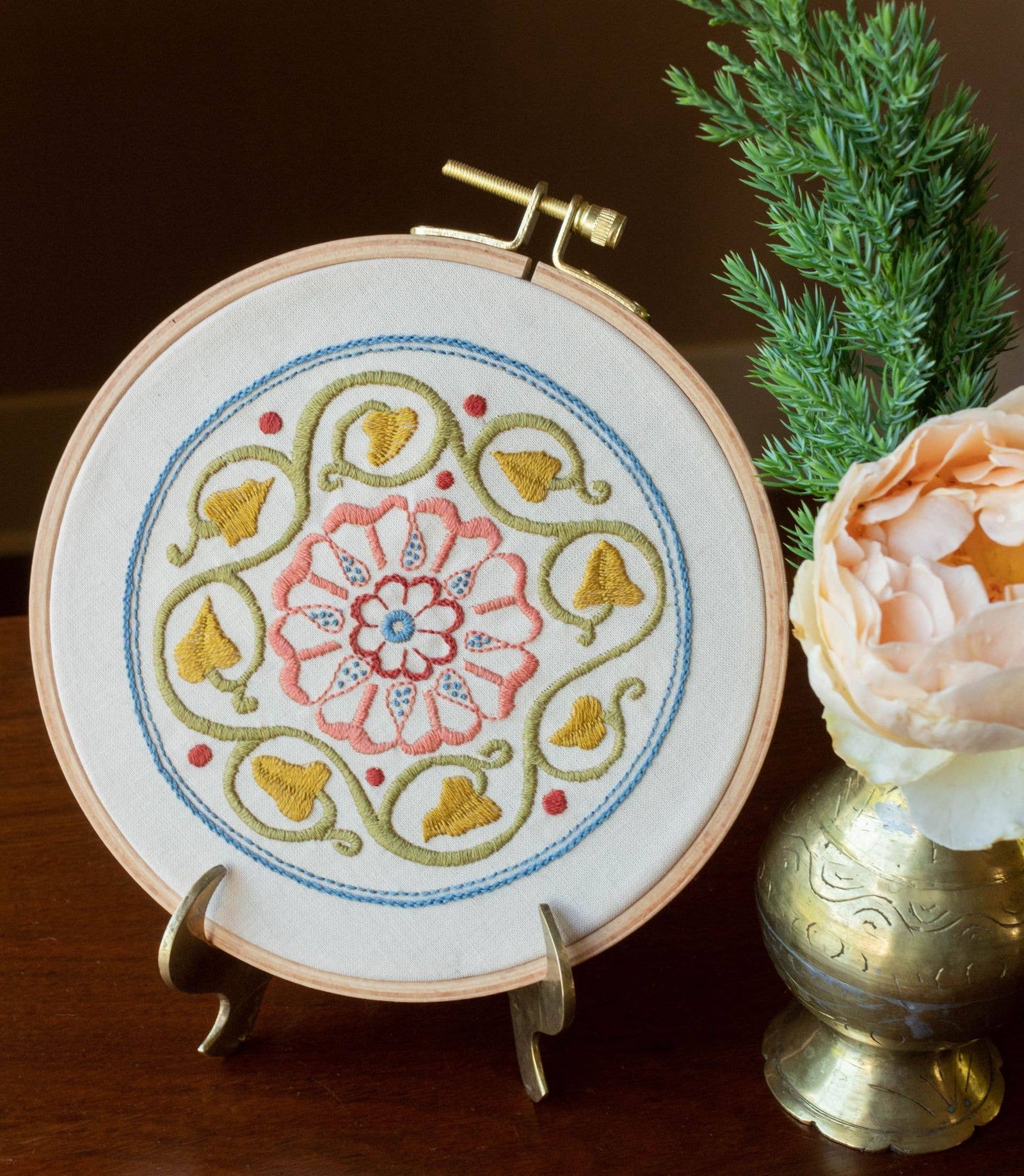 Mini Rose Embroidery Kit –