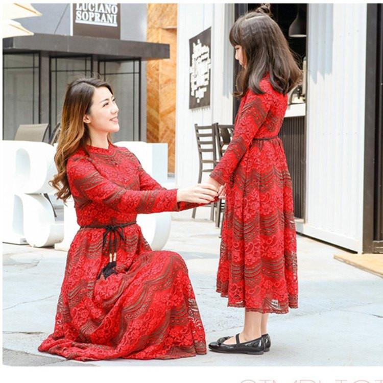 mother and daughter long dresses