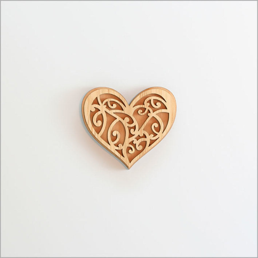 MAGNET- Kowhaiwhai Heart, rimu/bamboo - Creative & Brave