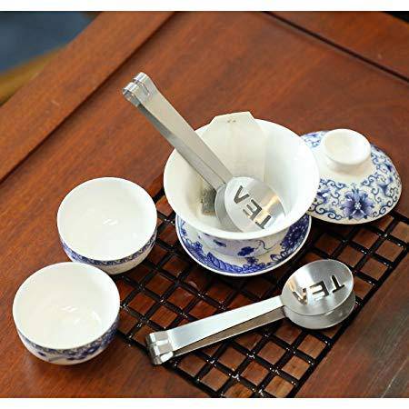 https://cdn.shopify.com/s/files/1/1559/1001/products/stainless-steel-tea-bag-tong-by-steepologie-960689_600x.jpg?v=1699764347