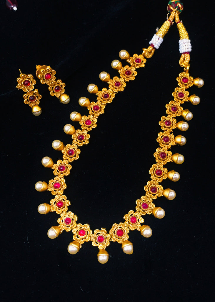 PEARL BEADS FLORAL NECKLACE – Sonchafa
